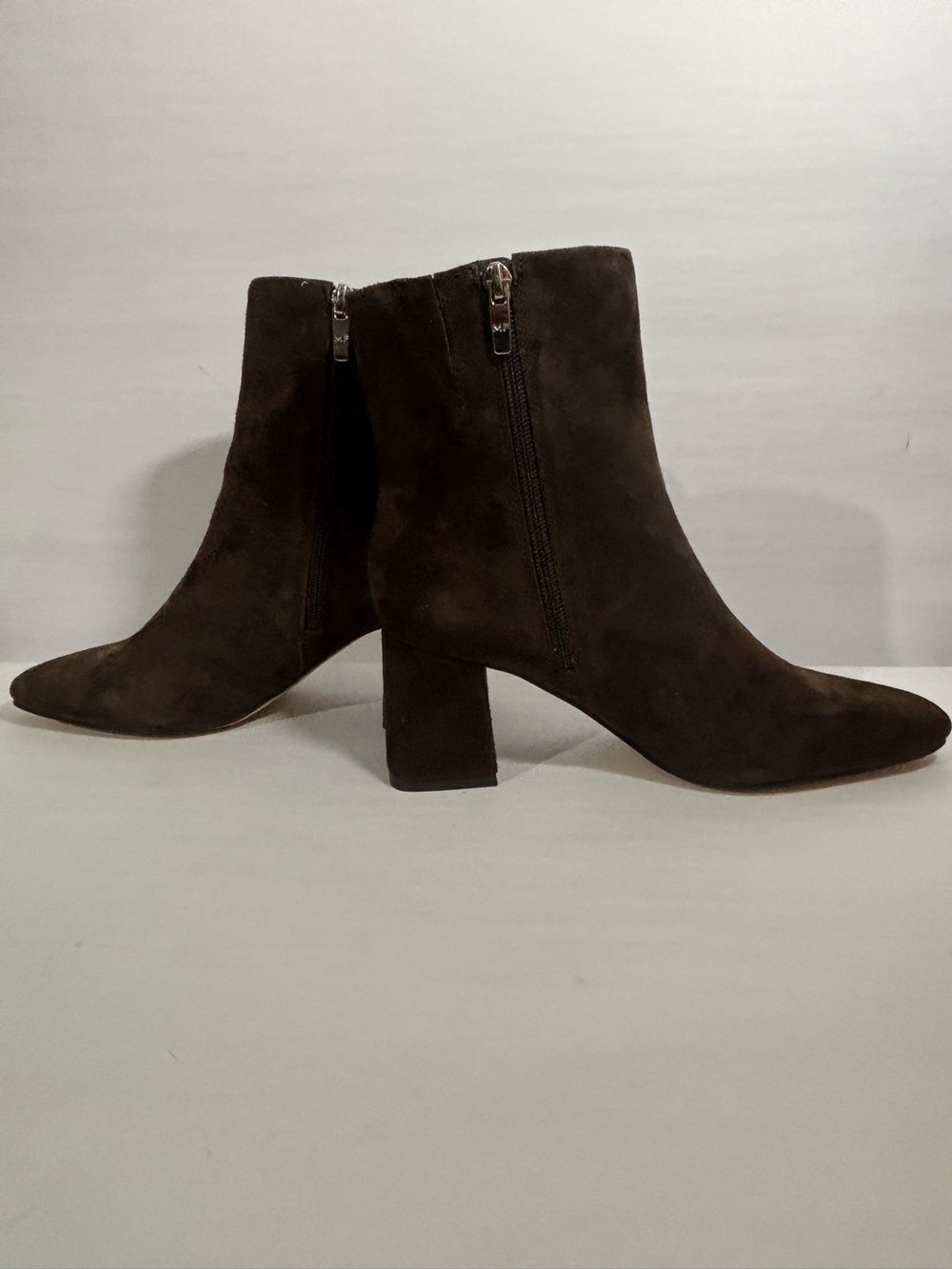 NWB Marc Fisher Rudie Brown Suede Booties Size 6M Block Heel